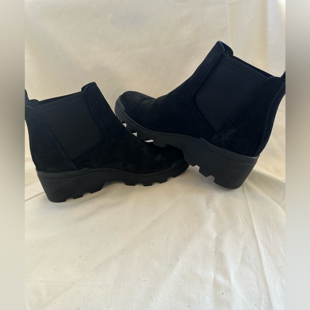 Elileen Fisher Suede Slip on Boots in size 5